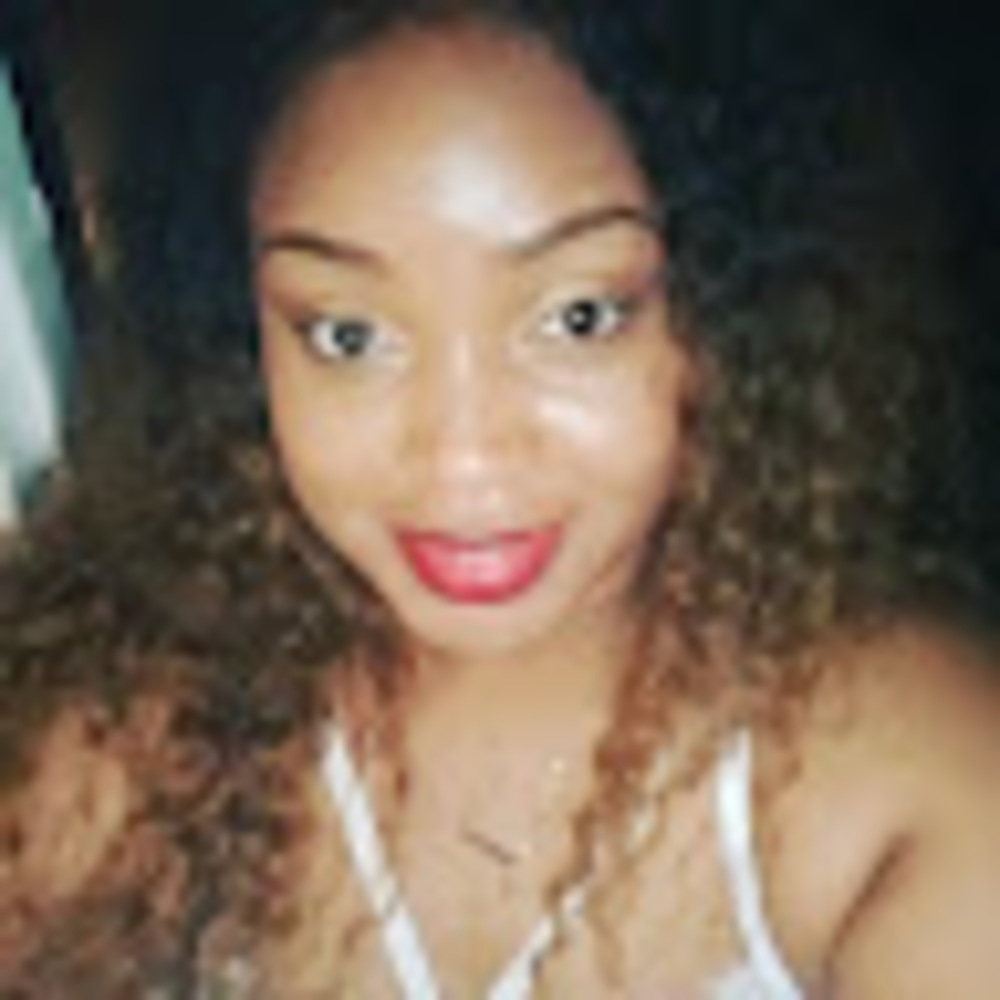 Meet your Posher, Danyelle